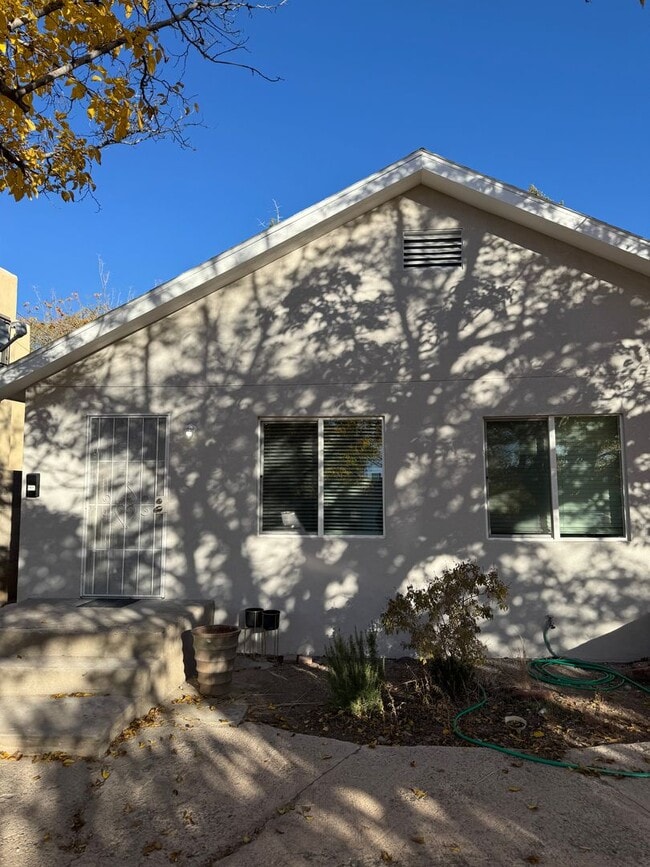 316 Columbia Dr SE in Albuquerque, NM - Building Photo - Building Photo