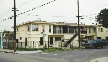 4400 Wesley Ave in Los Angeles, CA - Building Photo