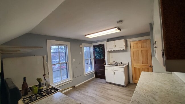 419 Delaware Street, Unit Front Upper