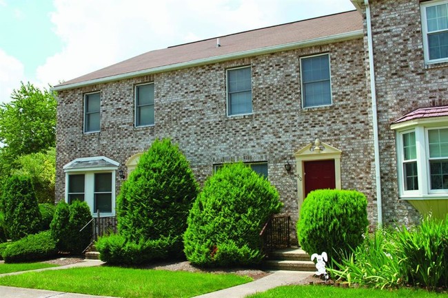 Fairfax Village in Harrisburg, PA - Building Photo - Building Photo