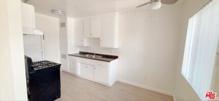 1034 S Ardmore Ave in Los Angeles, CA - Building Photo - Building Photo
