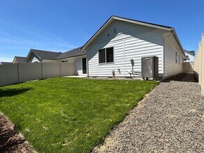 6132 N Fairfax Ave in Garden City, ID - Building Photo - Building Photo