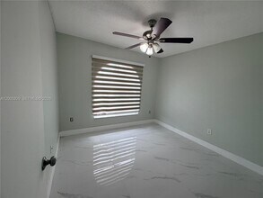 14899 SW 176th St in Miami, FL - Building Photo - Building Photo