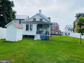 148 N Carlisle St in Greencastle, PA - Foto de edificio - Building Photo
