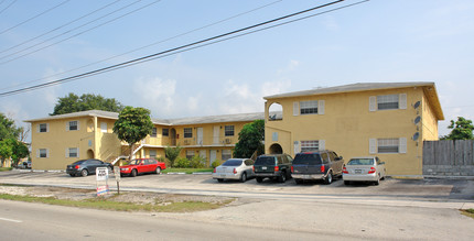 Prospect Villas in Fort Lauderdale, FL - Building Photo - Building Photo