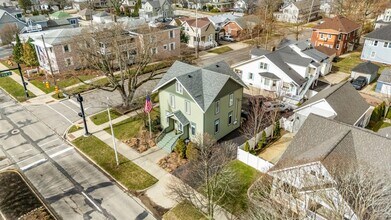 720 Main St, Unit 2 in St. Joseph, MI - Building Photo - Building Photo