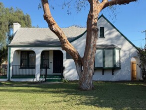 1201 S Van Ness Ave in Santa Ana, CA - Building Photo - Building Photo