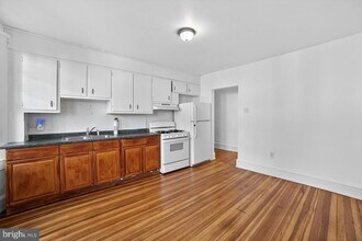 713 Monmouth St in Trenton, NJ - Building Photo - Building Photo