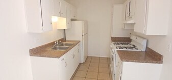 2022 Castleberry Ln in Las Vegas, NV - Building Photo