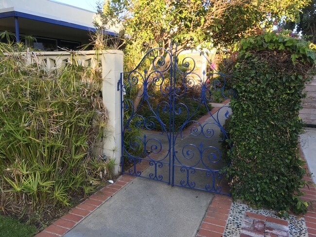 1042 Pearl St, Unit A in Santa Monica, CA - Foto de edificio - Building Photo