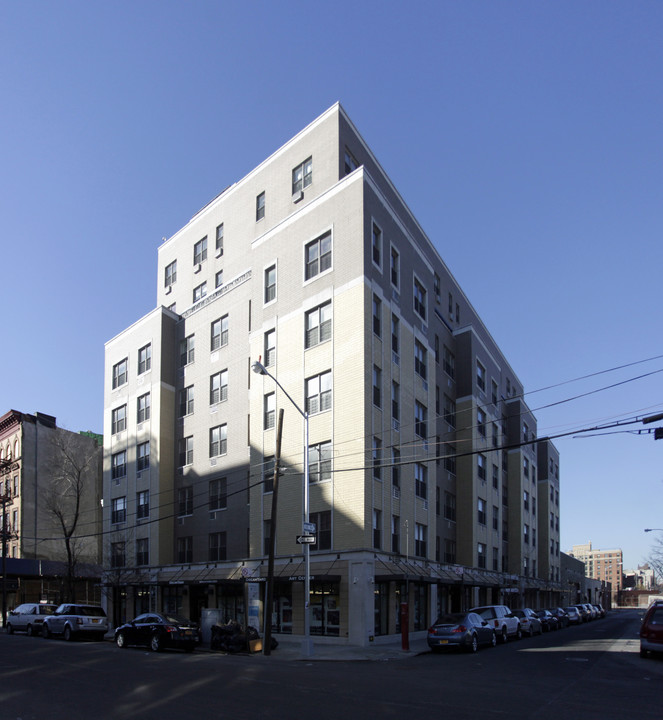 1085 Washington Ave in Bronx, NY - Building Photo