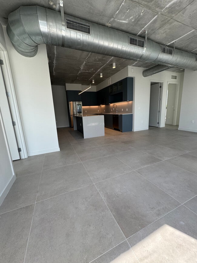23 NW 27th St, Unit S2