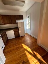 556 W Wellington Ave, Unit 314 in Chicago, IL - Building Photo - Building Photo