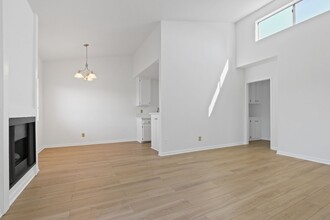 817 Hill St - Walk to Main St and the beach! in Santa Monica, CA - Building Photo - Building Photo