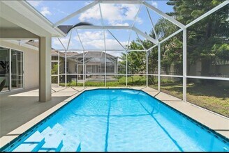 1800 Loch Haven Ct in Trinity, FL - Building Photo - Building Photo