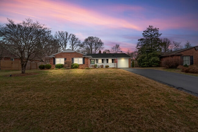 8608 Whipps Bend Rd in Louisville, KY - Building Photo - Building Photo