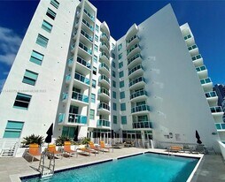1723 SW 2nd Ave, Unit Apt 705 in Miami, FL - Building Photo