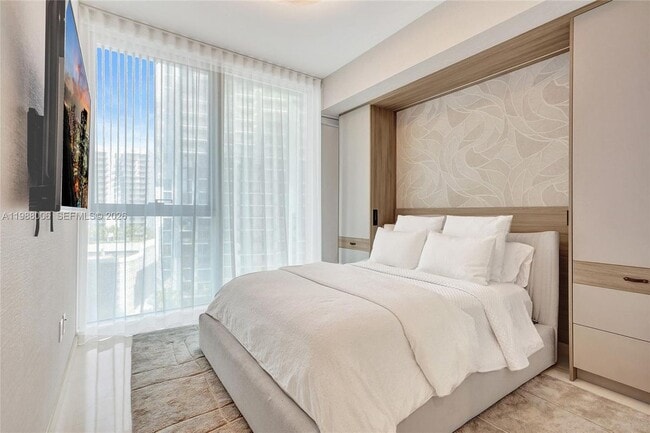 300 Biscayne Blvd Way, Unit 1808w in Miami, FL - Building Photo - Building Photo