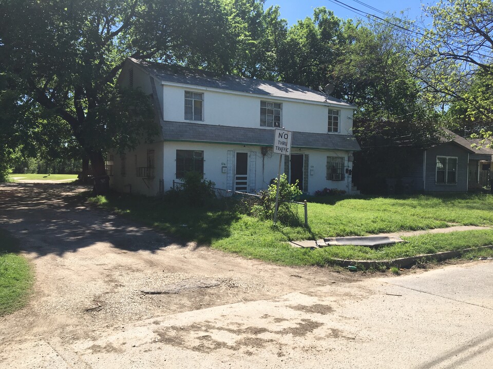 126 Hood St in Waco, TX - Building Photo