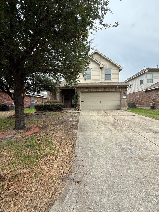 9011 Plume Tree Dr in Humble, TX - Building Photo