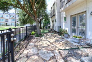 904 Patterson St in Houston, TX - Building Photo - Building Photo