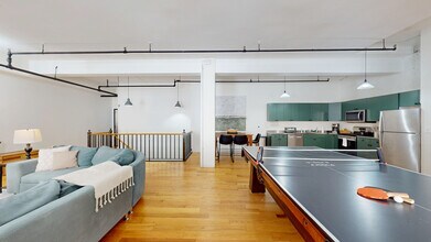 9 Austin St, Unit Stanhope St in Boston, MA - Building Photo - Building Photo