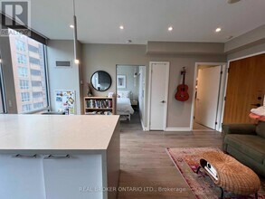 1 Market St. in Toronto, ON - Building Photo - Building Photo