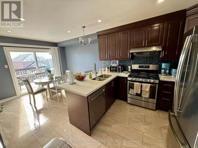 60 Batt Crescent in Ajax, ON - Building Photo - Building Photo