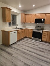 7630 Cedarbrook Dr in Nampa, ID - Foto de edificio - Building Photo