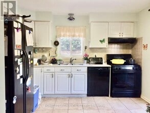 29 W Borough St in Markham, ON - Building Photo - Building Photo