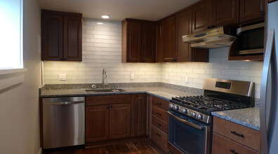 7514 3rd Ave NW, Unit 2 Bedroom 1 Bath MIL in Seattle, WA - Foto de edificio - Building Photo