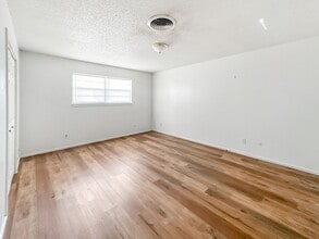709 E Sunset Cir in Hobbs, NM - Building Photo - Building Photo