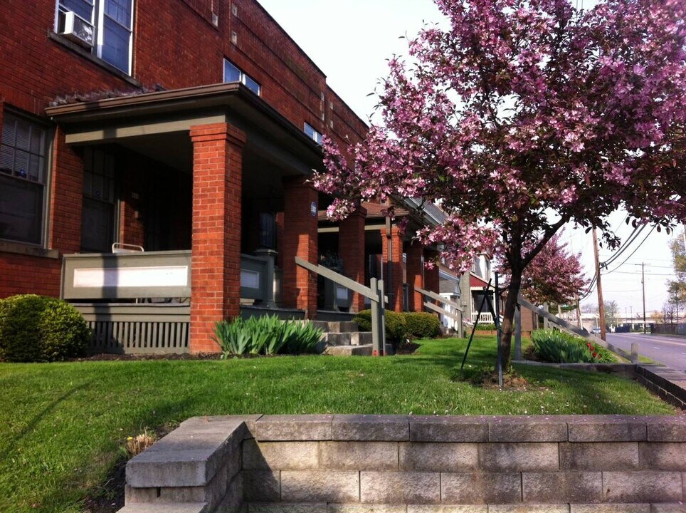 631 E 11th Ave in Columbus, OH - Foto de edificio