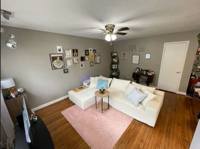 property at 1301 Richmond Pl