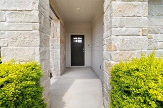 106 Sandpiper Dr in Bastrop, TX - Building Photo - Building Photo