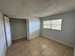 4459 Treehouse Ln in Tamarac, FL - Building Photo - Building Photo