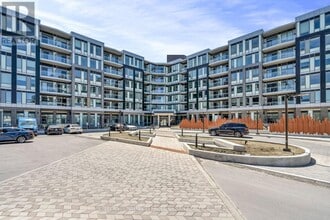 2501-2501 Saw Whet Blvd. in Oakville, ON - Building Photo - Building Photo