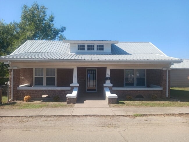 property at 602 High St