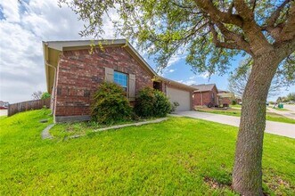 12301 Orloff Dr in Rhome, TX - Building Photo - Building Photo