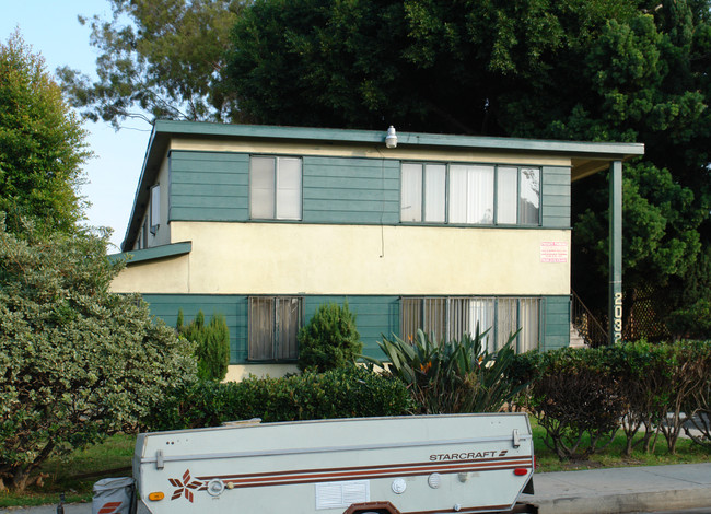 2032 S Shenandoah St in Los Angeles, CA - Building Photo - Building Photo