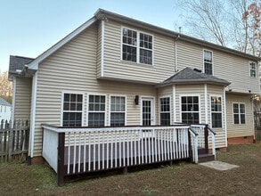 425 New Parkside Dr in Chapel Hill, NC - Building Photo - Building Photo