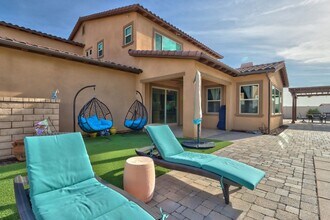 32640 Cougar Pass Ct in Winchester, CA - Foto de edificio - Building Photo