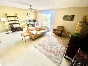17051 NE 35th Ave in Miami, FL - Building Photo - Building Photo