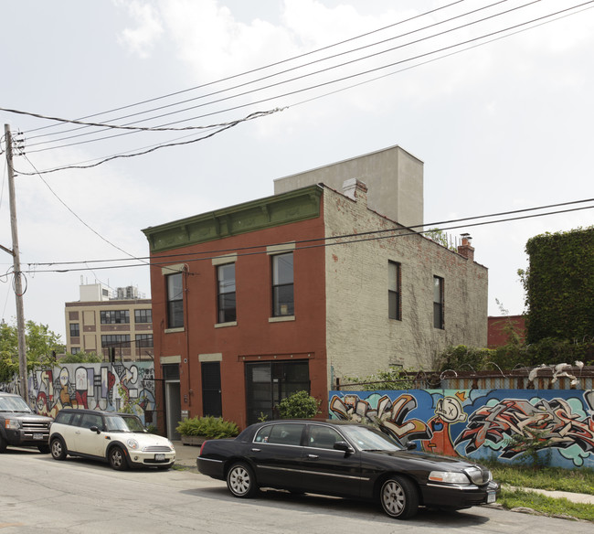 17 Dikeman St in Brooklyn, NY - Building Photo - Building Photo