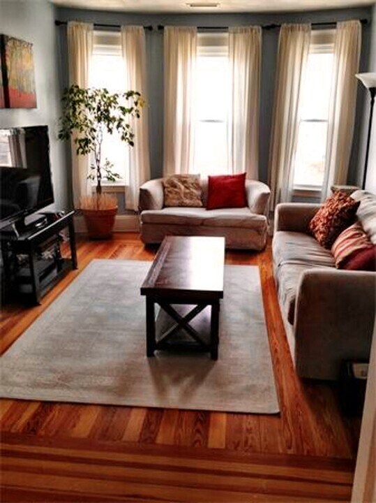 3 Irving St, Unit 3 in Medford, MA - Building Photo