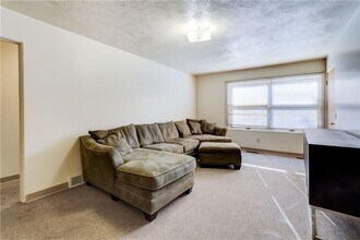 2233 Clifford Ave-Unit -1 in Rochester, NY - Foto de edificio - Building Photo