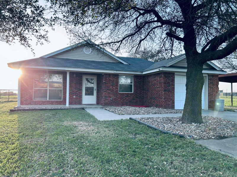 354 Private Rd 4523 in Decatur, TX - Building Photo