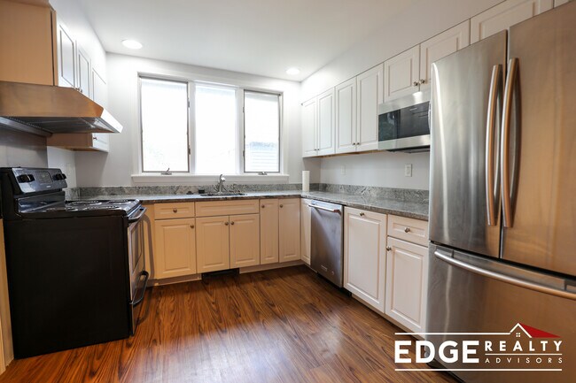 44 Aldie St, Unit 2 in Boston, MA - Foto de edificio - Building Photo