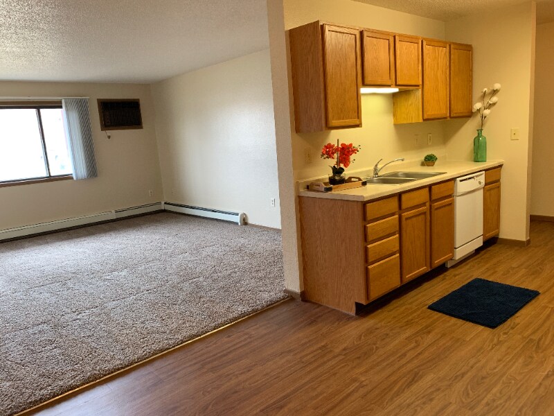 1401 12th St E in West Fargo, ND - Foto de edificio