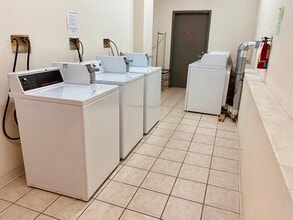 Sunrise Cascade in Seattle, WA - Building Photo - Building Photo